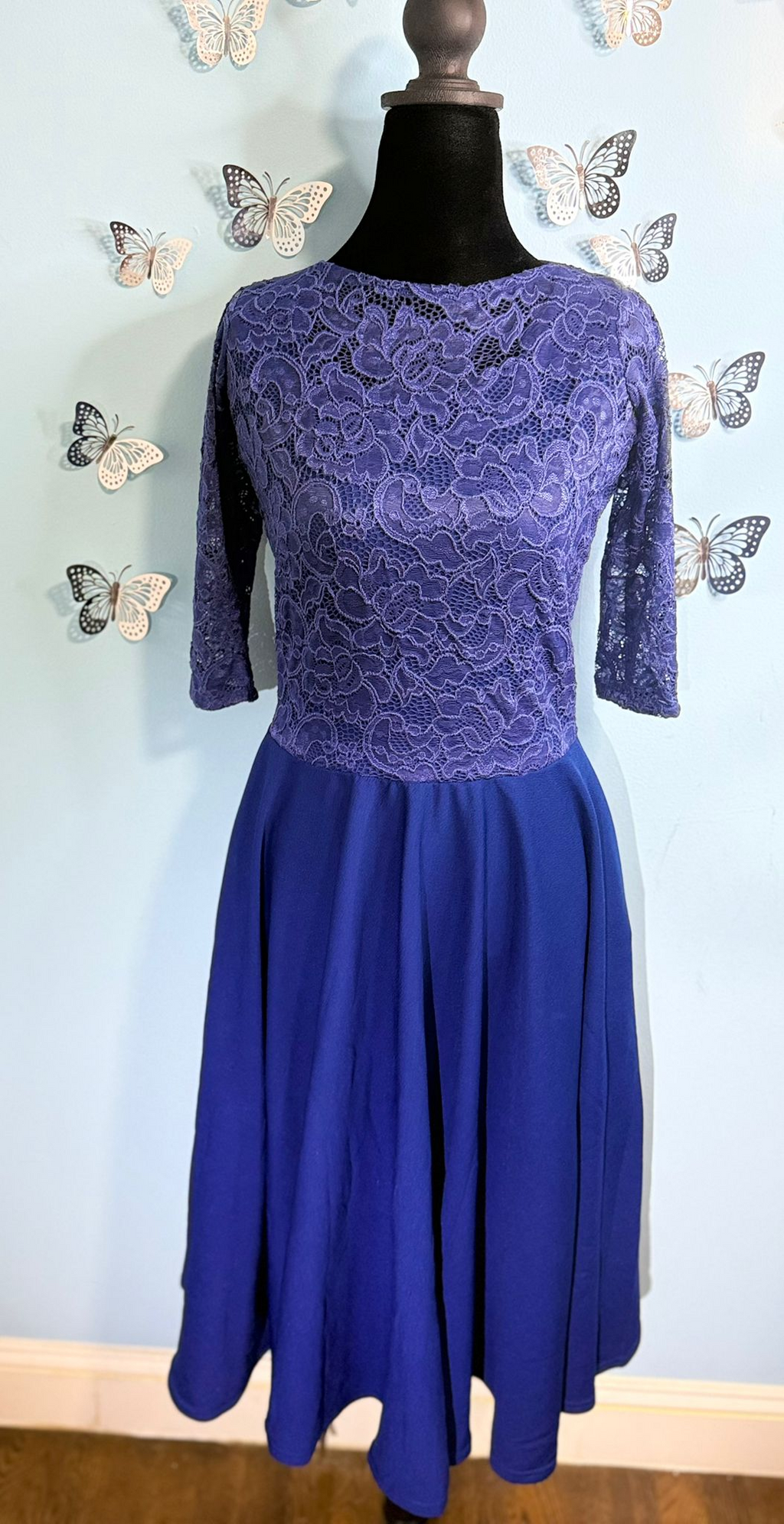 Vestido Azul con Mangas