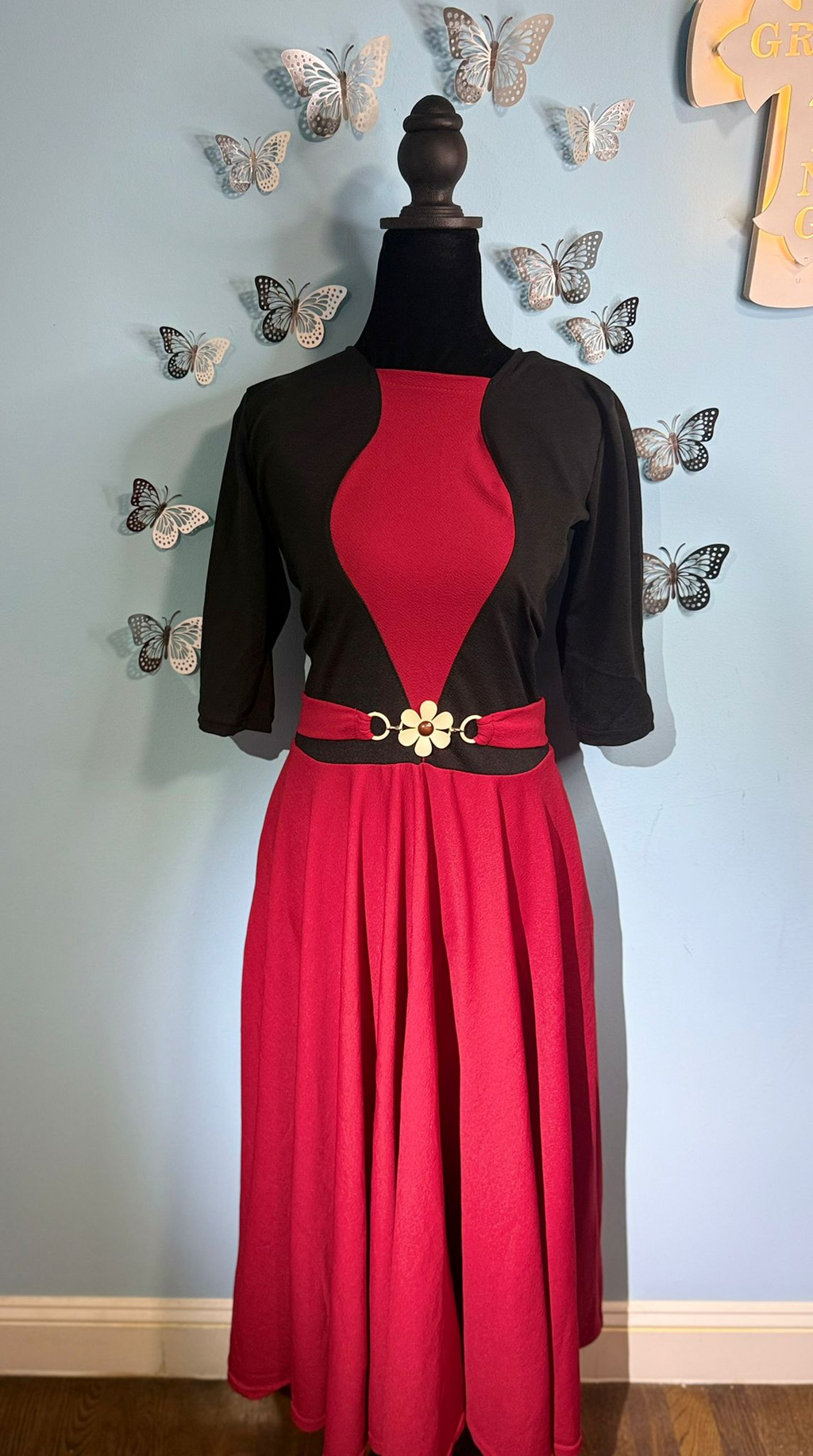 Vestido Negro y Rojo